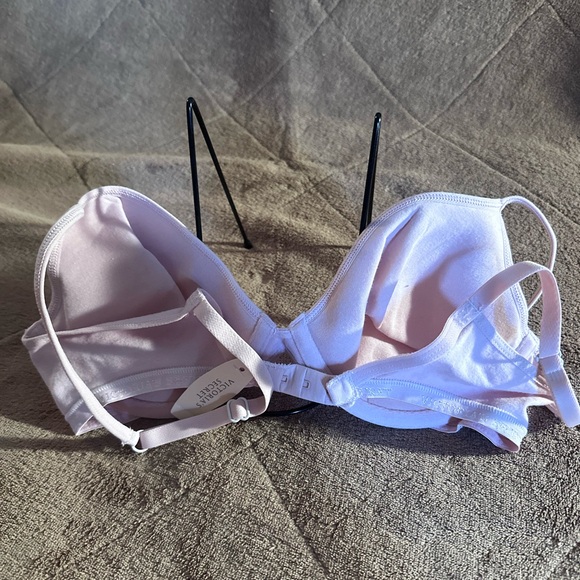 NWT VICTORIA’S SECRET LIGHTLY LINED PLUNGE BRA (34C) - Picture 4 of 6